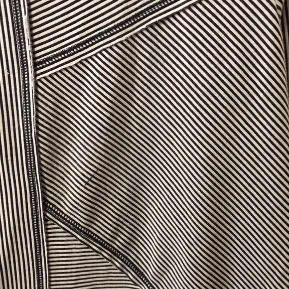 Shark bite stripped top - Picture 6 of 11